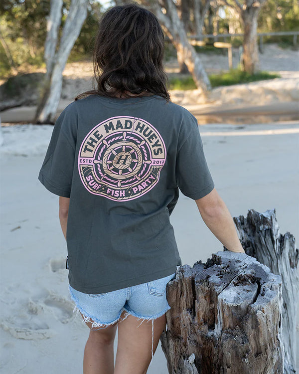 The Mad Hueys Ship Wheel / Womens SS Tee - Charcoal