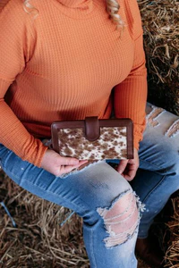 COUNTRY ALLURE Elisha Cowhide Leather Purse 022