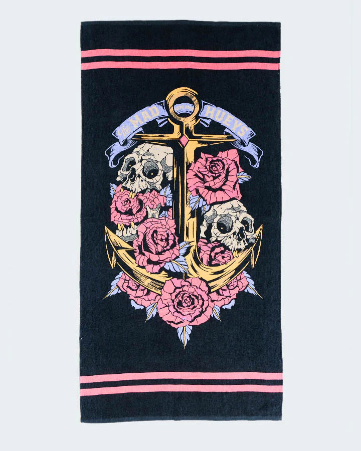 The Mad Hueys SKULLS AND ROSES | WOMENS BEACH TOWEL - BLACK-ONE SIZE