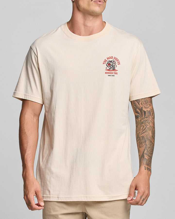 The Mad Hueys KRAKEN TINS | SS TEE - CEMENT