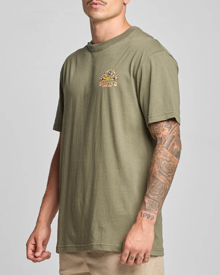 The Mad Hueys UNTAPPED | SS TEE - OLIVE