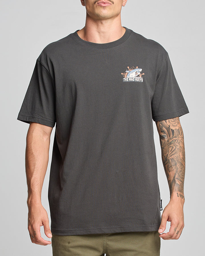 The Mad Hueys CATCH FISH | SS TEE - VINTAGE BLACK
