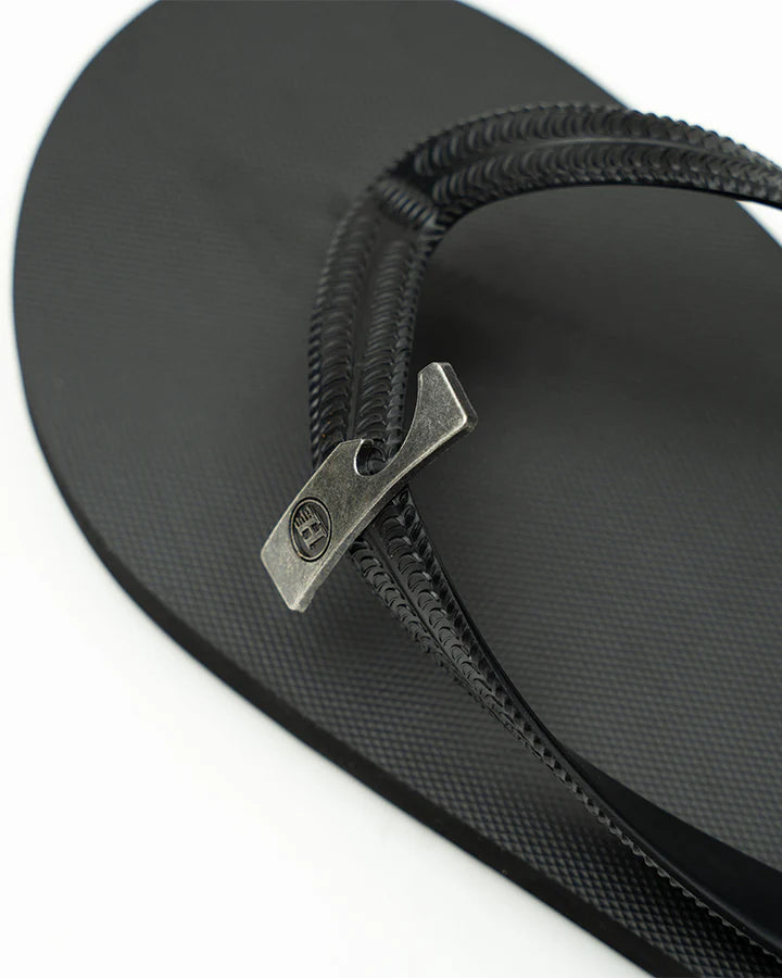 The Mad Hueys HUEYS BOTTLE OPENER | THONGS - BLACK