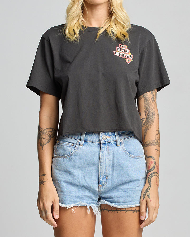 The Mad Hueys SKULL TATTOO | WOMENS CROP SS TEE - VINTAGE BLACK