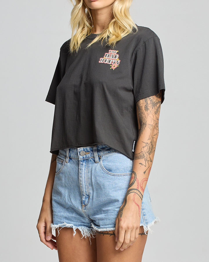 The Mad Hueys SKULL TATTOO | WOMENS CROP SS TEE - VINTAGE BLACK