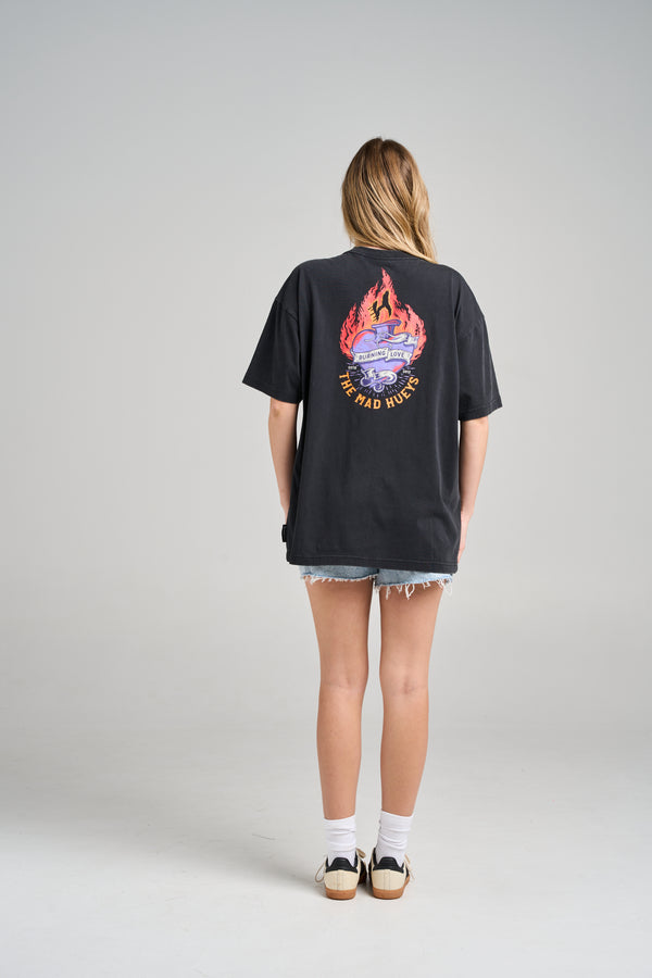The Mad Huey BURNING LOVE | WOMENS OVERSIZED SS TEE - WASHED BLACK