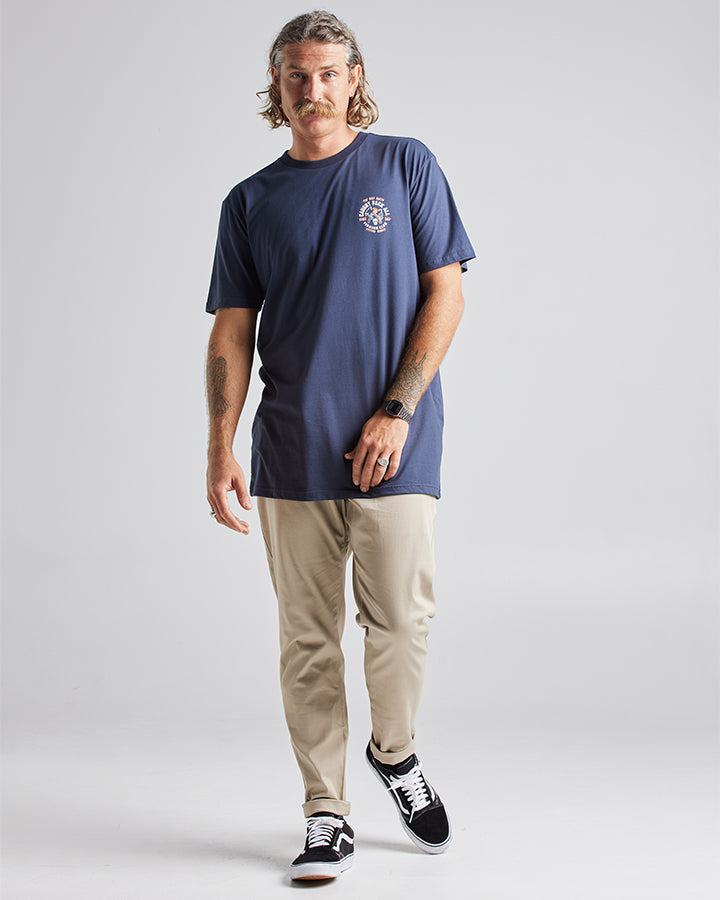 The Mad Hueys STILL CATCHING FK ALL | SS TEE - NAVY.
