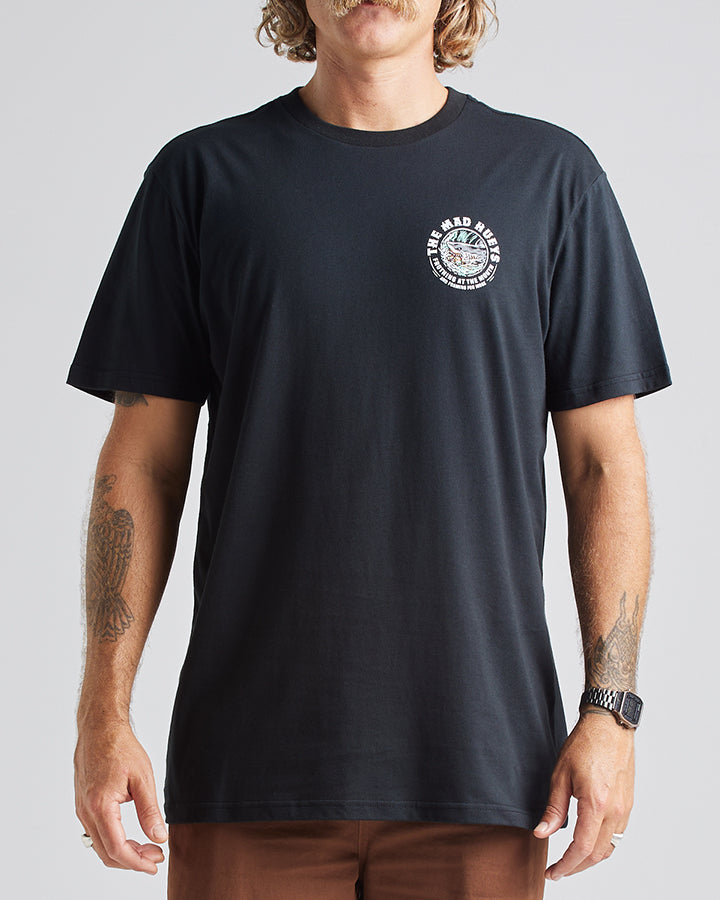 The Mad Hueys FOAMING SHARK | SS TEE - BLACK