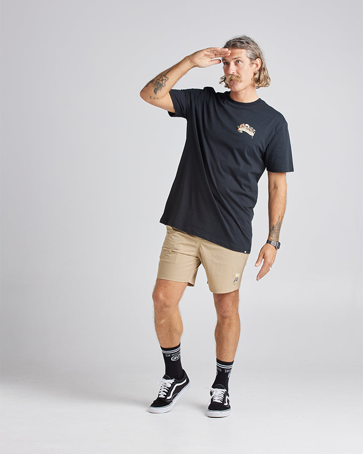 The Mad Hueys COMPASS CAPTAIN | SS TEE - BLACK