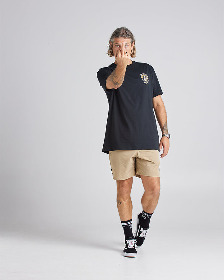 The Mad Hueys FK OFF IM FISHING | SS TEE - BLACK