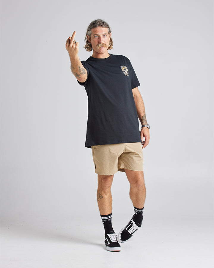 The Mad Hueys FK OFF IM FISHING | SS TEE - BLACK