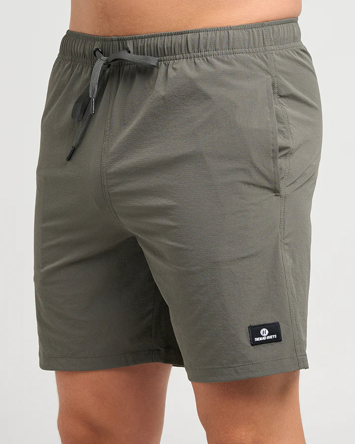 The Mad Hueys - Skull Anchor 18" - Volley Short - Charcoal