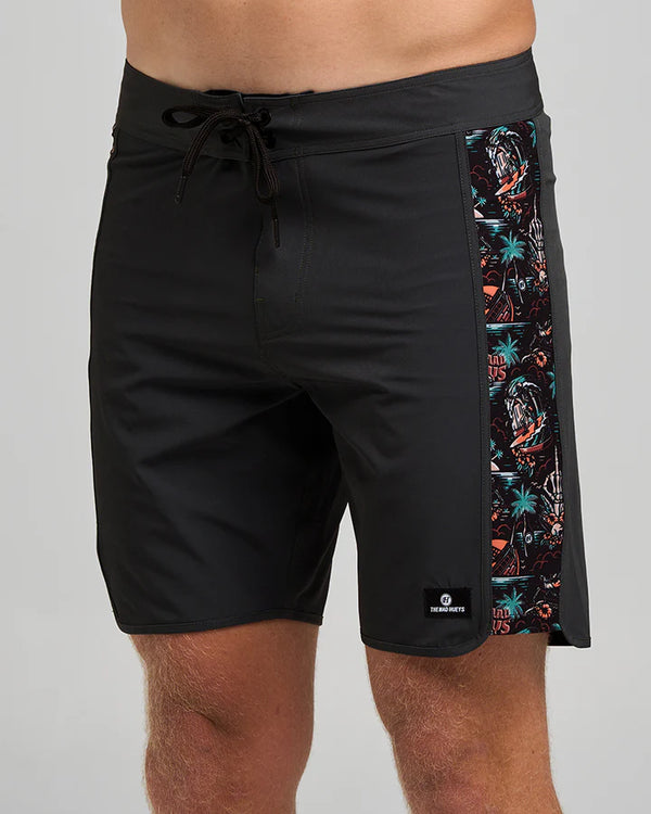 The Mad Hueys She'll Be Right / 18" Boardshort - Vintage Black