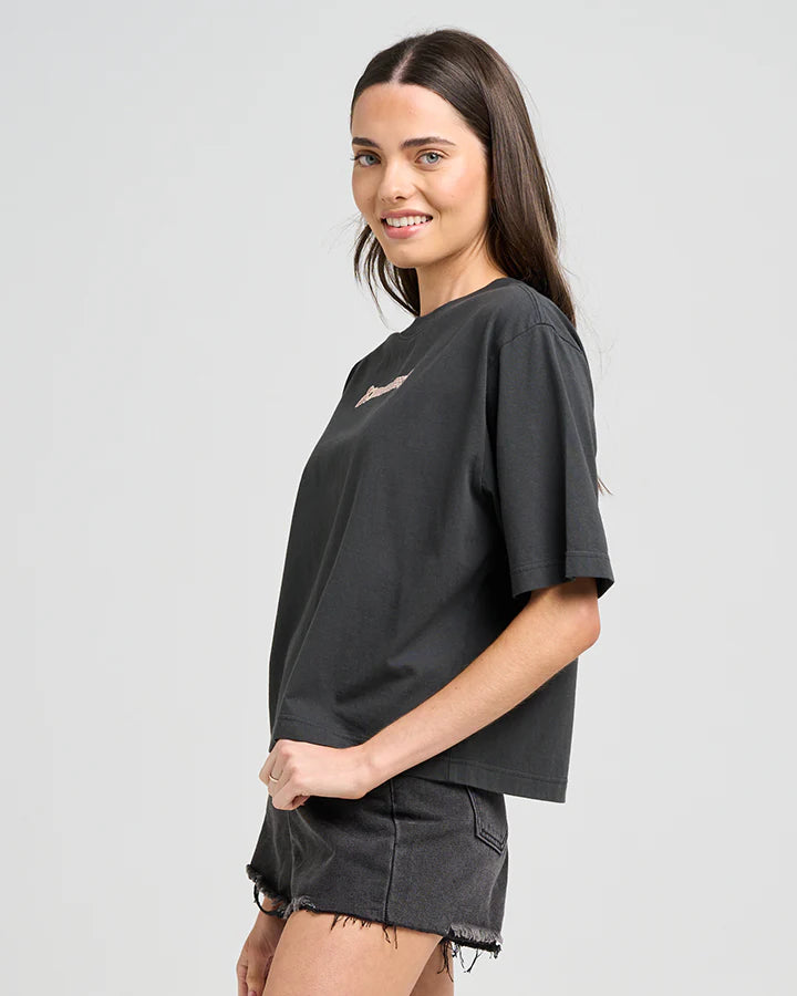 The Mad Hueys MAKE NO BONES | WOMENS BOXY SS TEE - Vintage Black