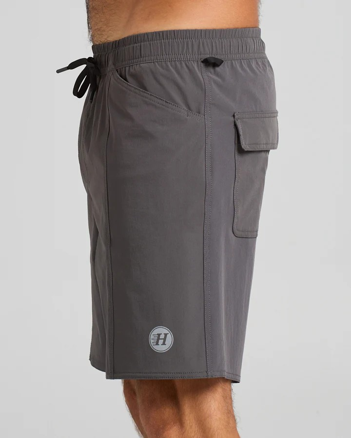 The Mad Hueys COASTLINE | 18" HYBRID SHORT - CHARCOAL