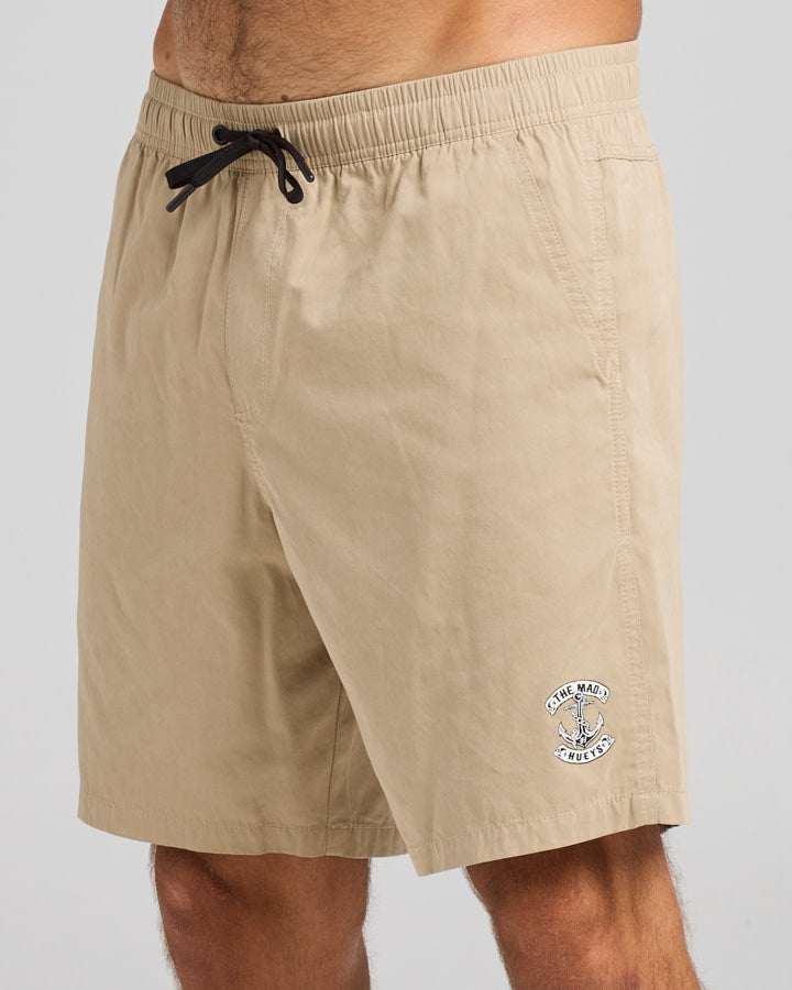 The Mad Hueys SKULL ANCHOR | 18" VOLLEY SHORT - TAUPE