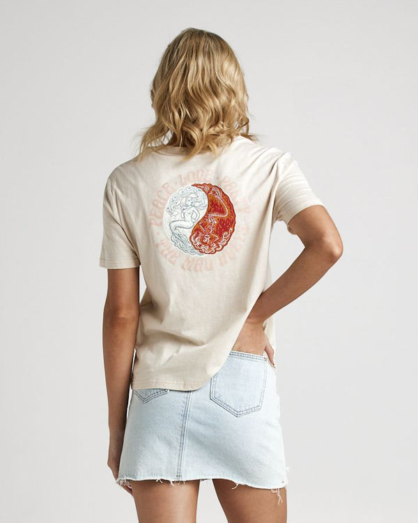 The Mad Hueys Peace Love Party SS Tee