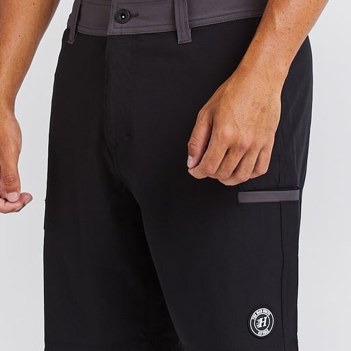 The Mad Hueys Cross Winds Hybrid Short 19" - Charcoal/Black